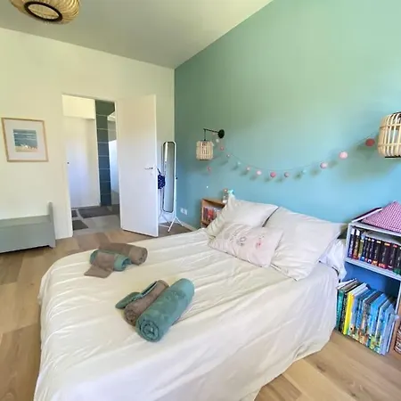 Maison Piscine Et Grand Parc 酒店 *